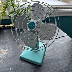 vintage turquoise teal eskimo table fan